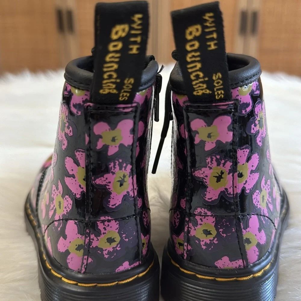 Dr. Martens Toddler Pansey Fayre Pink Floral Combat Boots Size 7